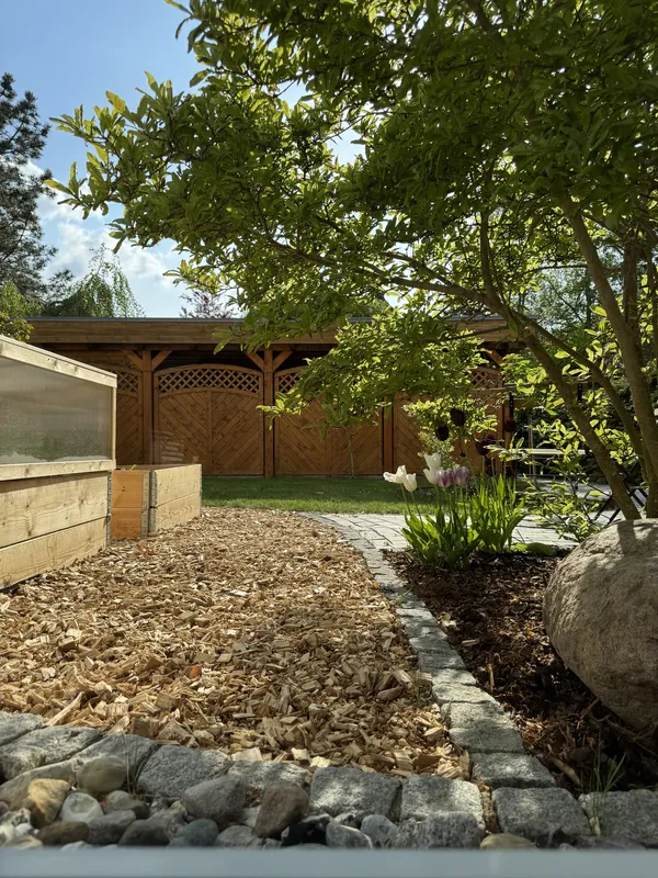 Garten mit Pergola